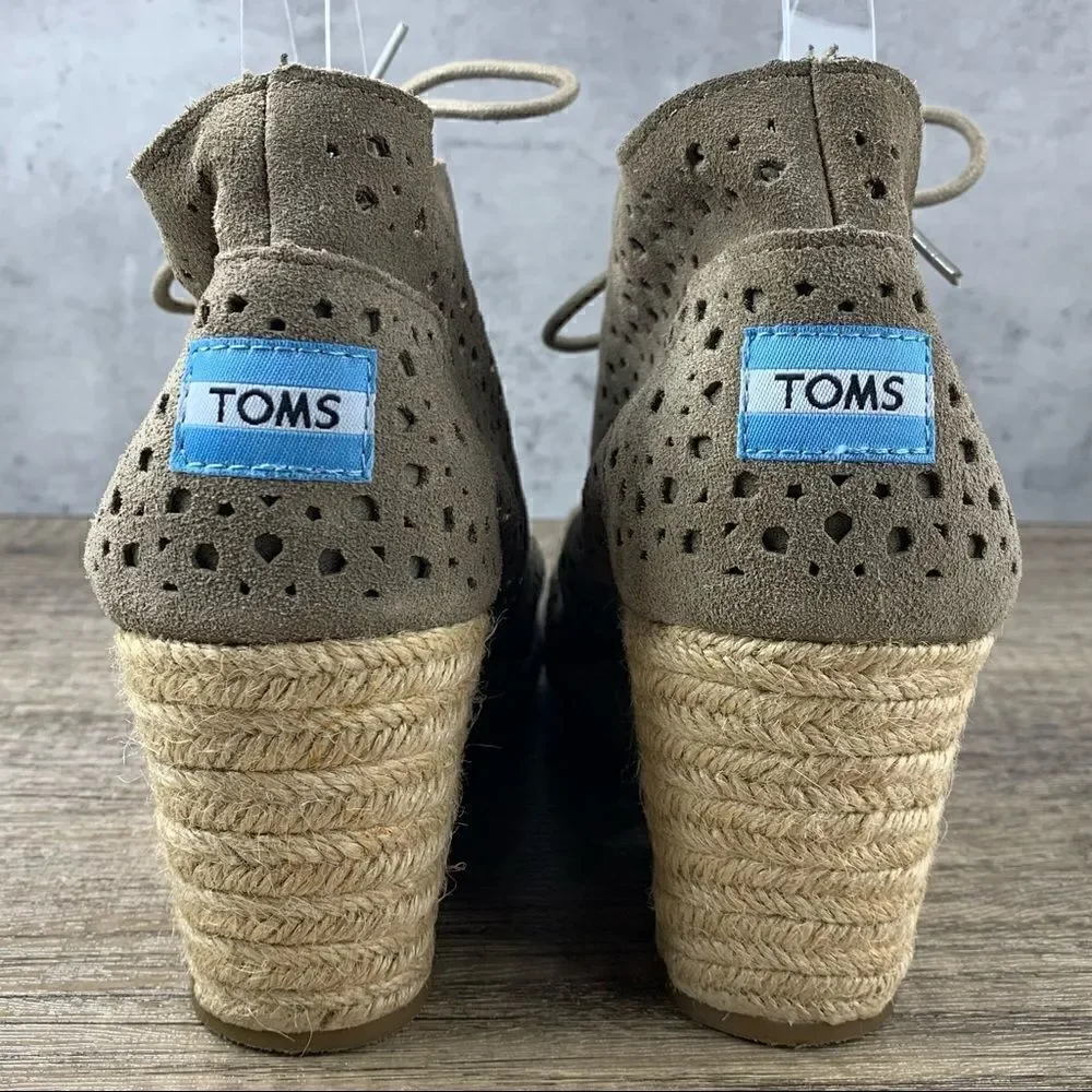Toms Ankle Boots Womens~Desert Wedge Tan Suede Lace Up Shoes~Size W9 (301213)‎